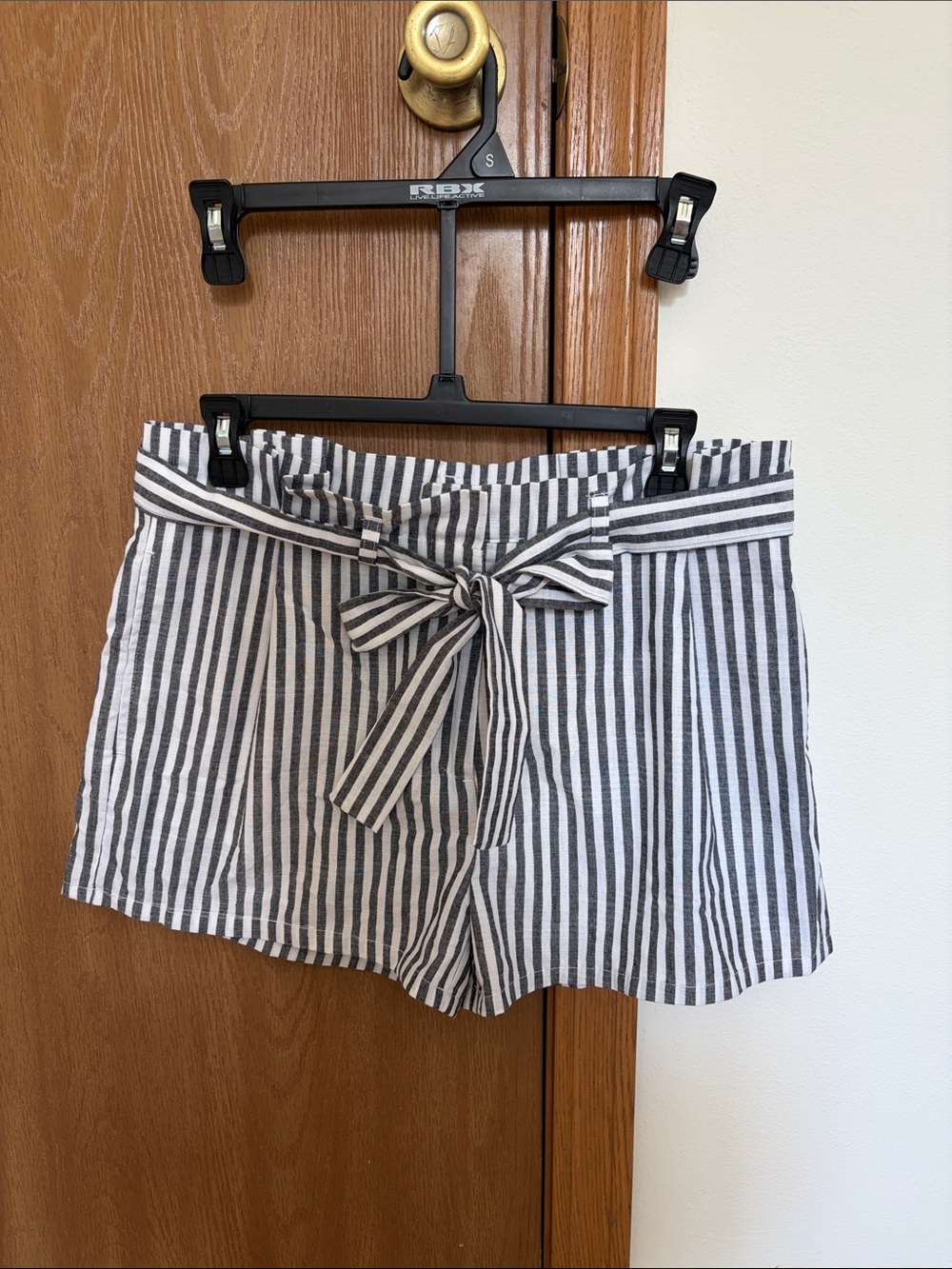 Striped Tie-Waist Women’s Shorts - Gray & White